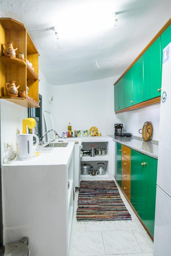 Mertonas Country house *